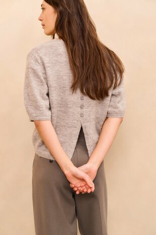 Yaya Melange knit with V-neck and button details taupe grey melange 01-000522-510