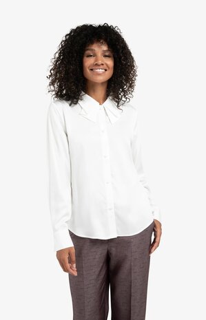 Yaya Blouse with bow detail in the collar pure white 01-201187-511