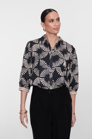 Geisha blouse black/ecru 63208-20