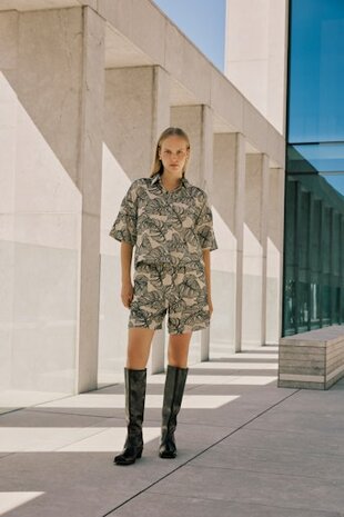 Vila viflura hw shorts/1 Birch ATLANTIC DEEP EMBROIDERY