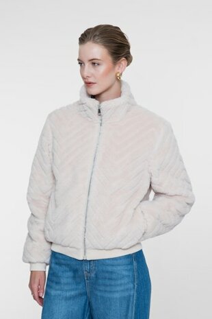 Geisha Jacket fake fur zigzag off-white 69526-19 off-white