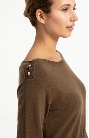 Yaya Boatneck sweater with buttons teak brown