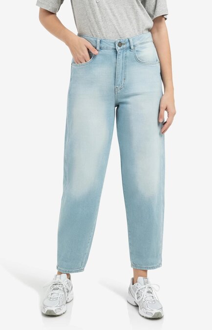 Yaya Barrel jeans in light washed denim mid blue denim