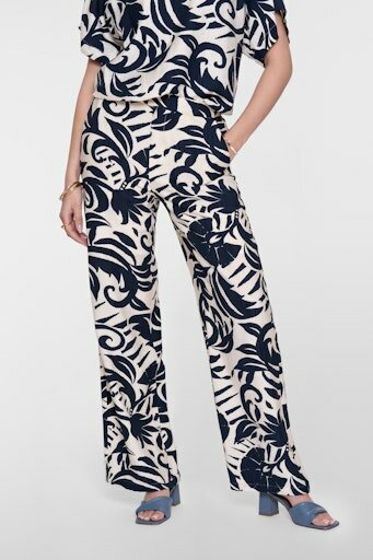 Geisha Pants naive flower navy, off-white 61141-26