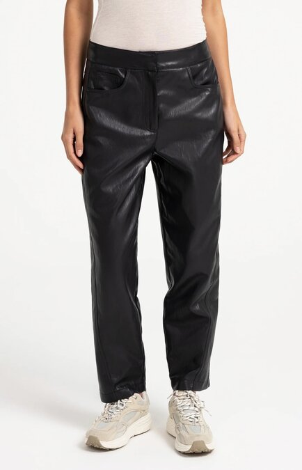 Yaya Faux leather carrot fit trousers with seam detail hole black
