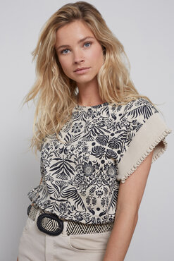 Yaya Printed top with knitted sleeves pumice stone sand dessin