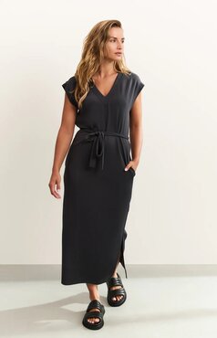 Yaya V-neck t-shirt dress with belt washed black